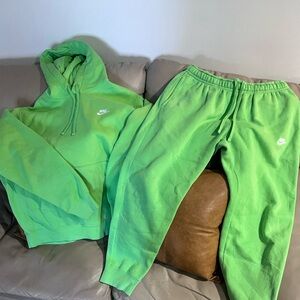 Nike Men Sweat Suit